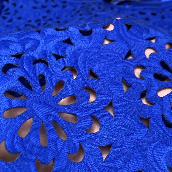 Banana Republic blouse blue and it’s beautiful - Picture 8 of 10